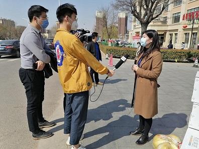 “抗击疫情，关爱老人”